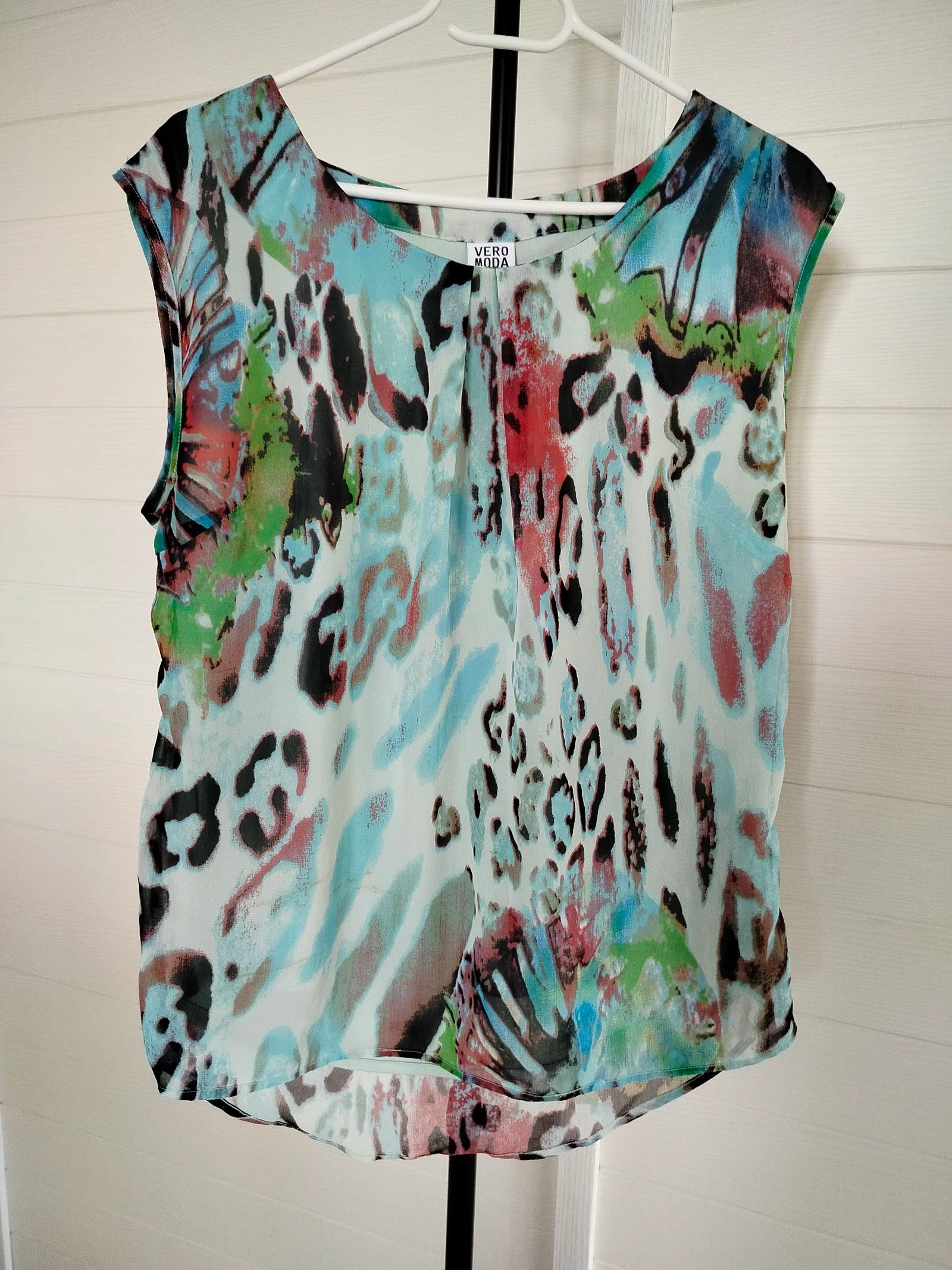 Top fluide Vero Moda multicolore – léger et tendance été